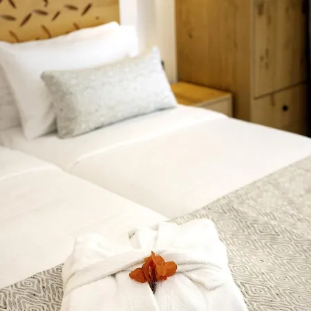 Atlantis Homes, By Hellocrete Holiday home