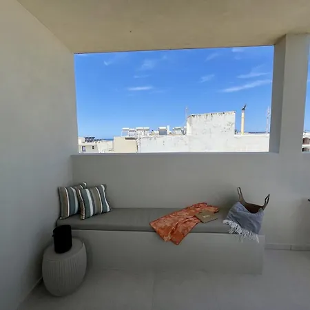 Atlantis Homes, By Hellocrete Holiday home *