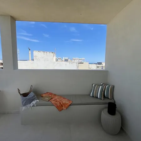 Atlantis Homes, By Hellocrete Holiday home
